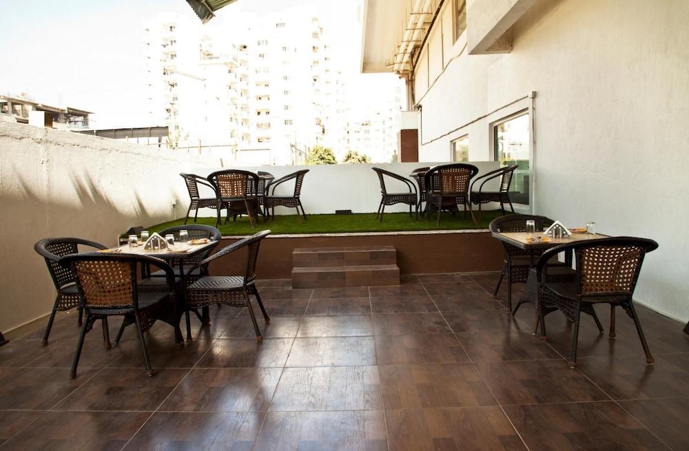Octave Hotel & Spa - Sarjapur Road Bangalore Buitenkant foto