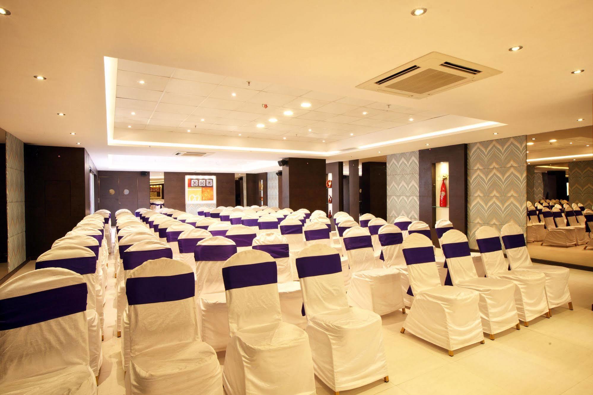 Octave Hotel & Spa - Sarjapur Road Bangalore Buitenkant foto