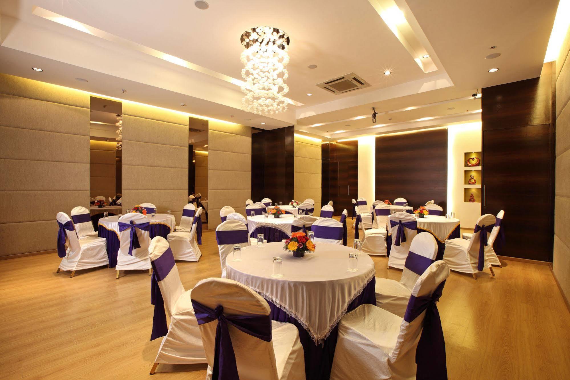 Octave Hotel & Spa - Sarjapur Road Bangalore Buitenkant foto