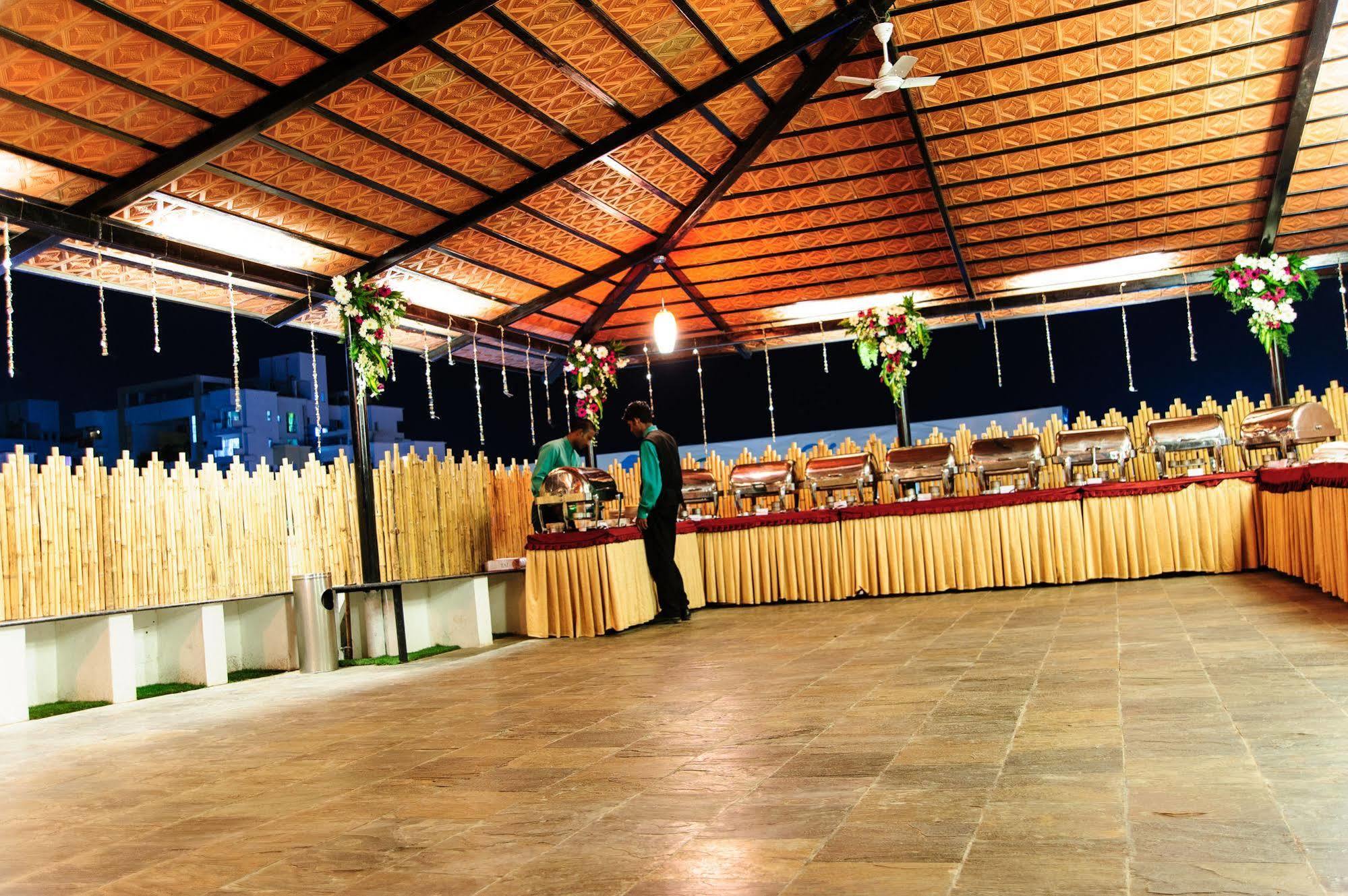 Octave Hotel & Spa - Sarjapur Road Bangalore Buitenkant foto