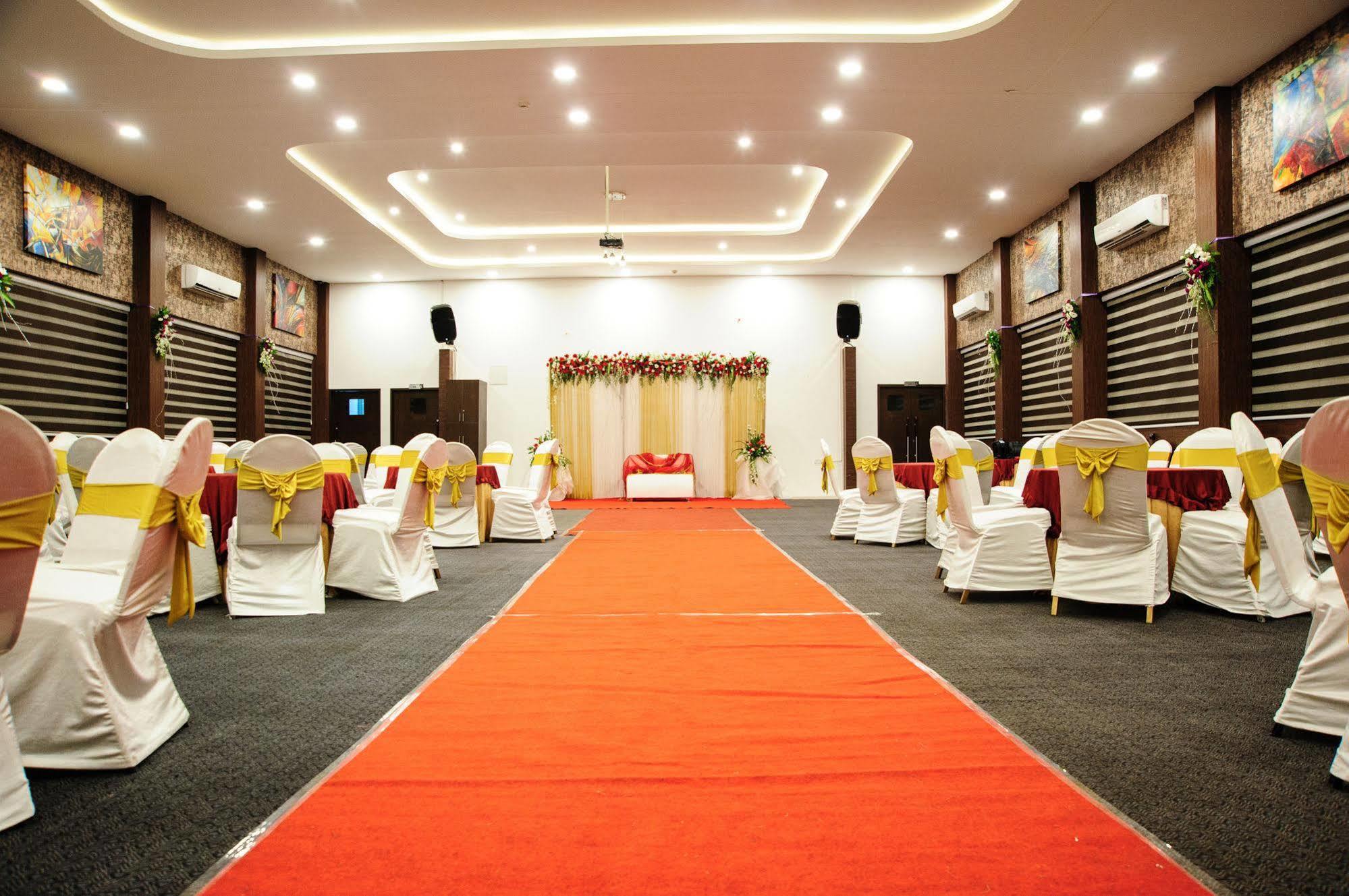 Octave Hotel & Spa - Sarjapur Road Bangalore Buitenkant foto